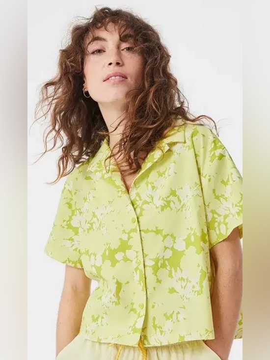 Outdoor Voices Tops - Outdoor Voices SolarCool Tourist Camp Shirt – Hyper Green Floral Medium